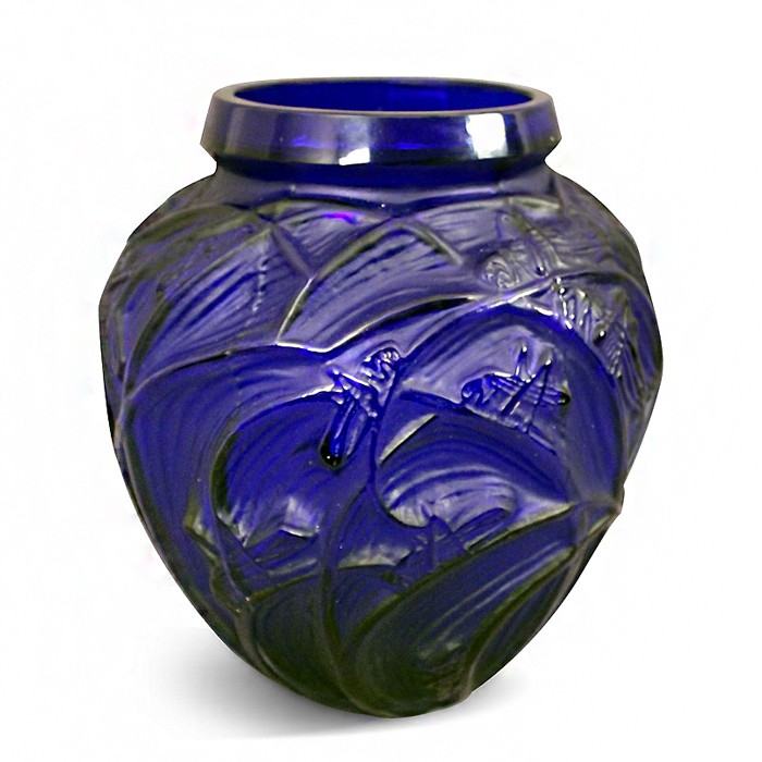 Renè Lalique, Vaso in vetro blu con decori in rilievo